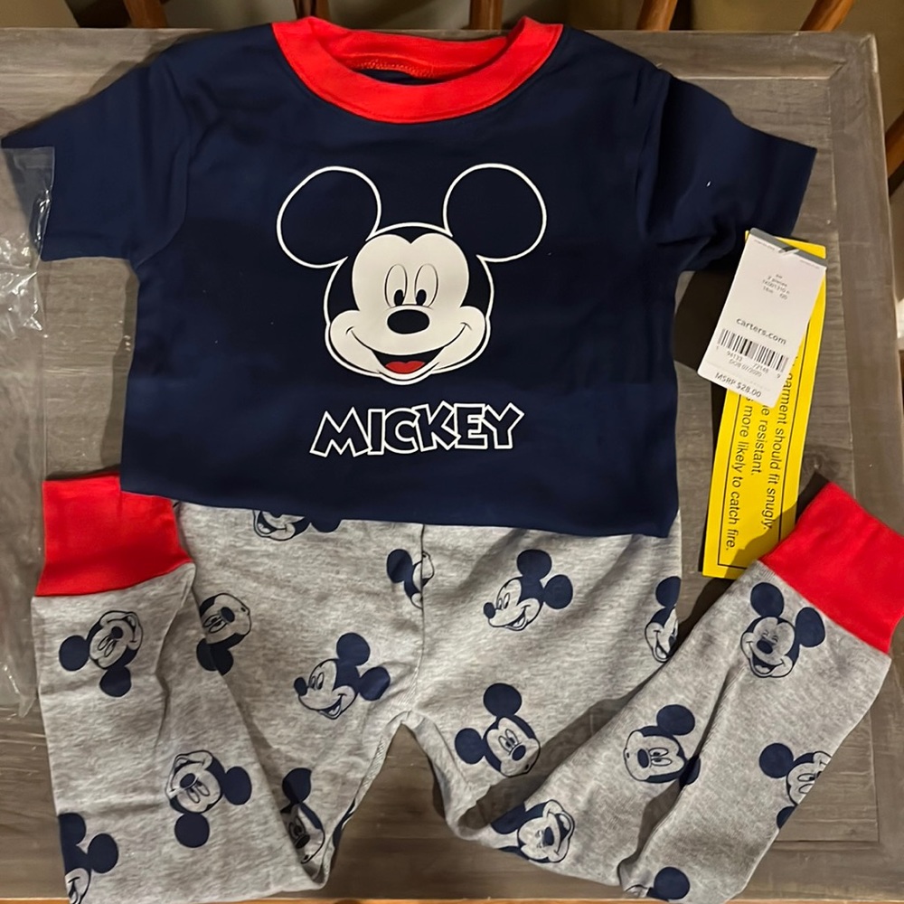 Carter’s NWT Mickey Baby 2-Piece Mickey Mouse 18 months